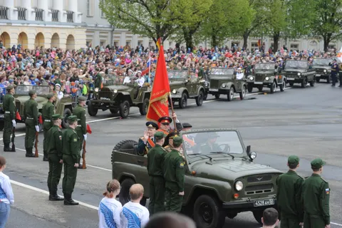 В Ярославле празднуют День Победы: фоторепортаж