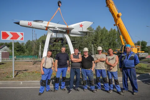 В Рыбинске установили самолёт-памятник