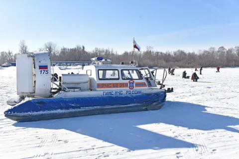 Толщина льда на Которосли достигла критических отметок