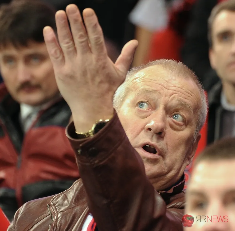 Хоккейный клуб Ярославля «Локомотив» проиграл «Салавату Юлаеву»