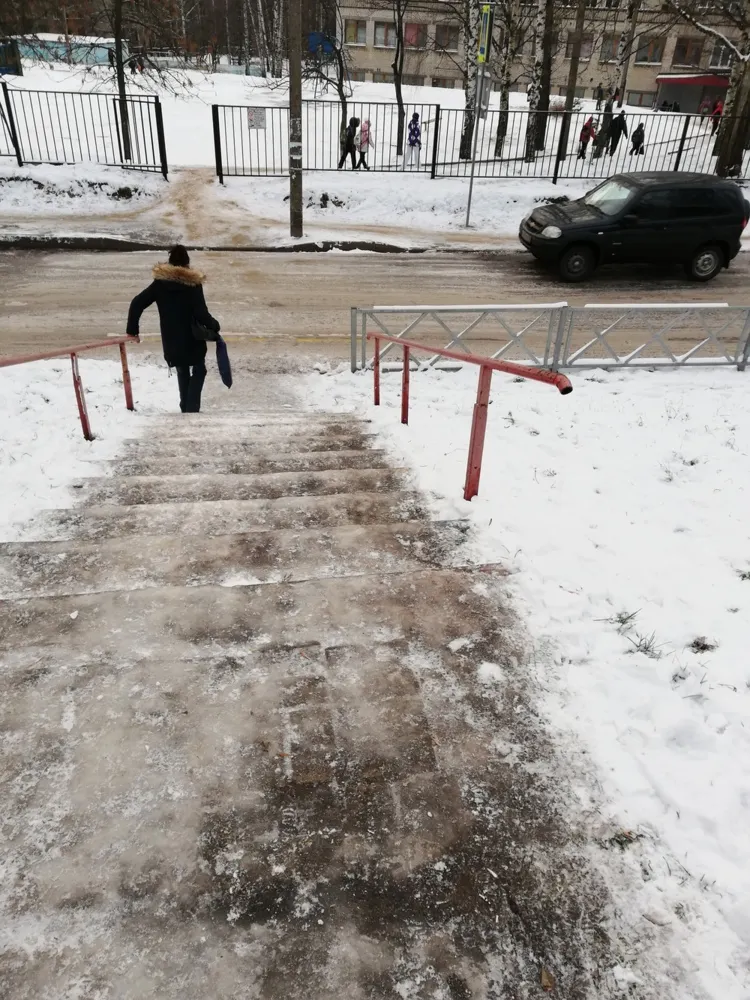 В Ярославле открылся экстремальный спуск к школе