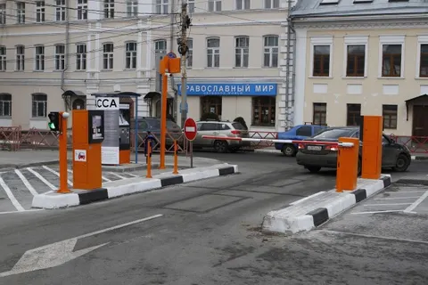 В Ярославле начали работать две платные парковки