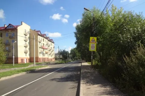На дорогах Ярославля сооружают «лежачих полицейских»