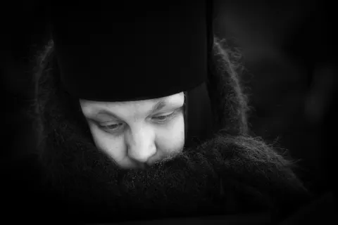 Фотомастер Владимир Орлов разместил в интернете изумительные портреты монахинь Толгского монастыря Ярославской области