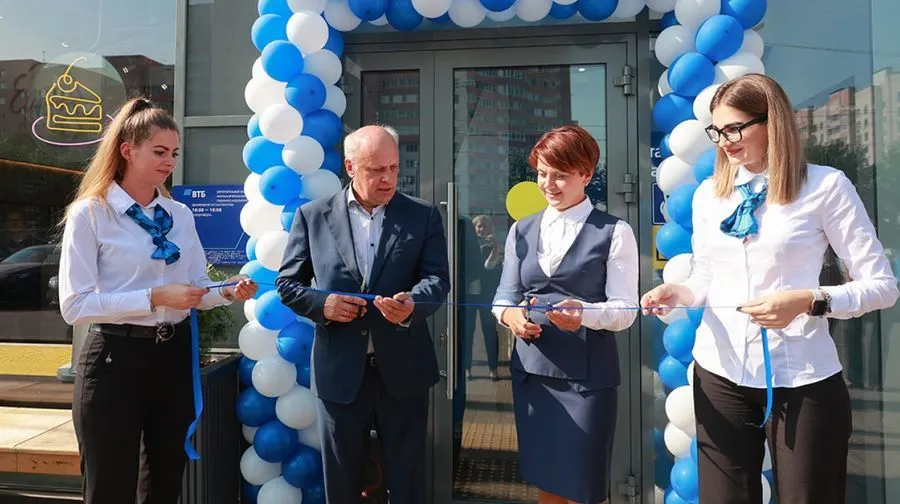 ВТБ открыл первый офис нового формата в Ярославле