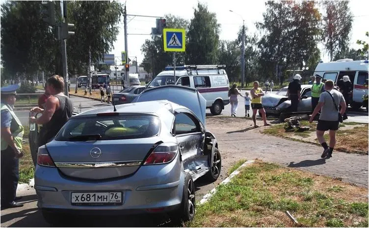 В ДТП в Рыбинске пострадали три человека