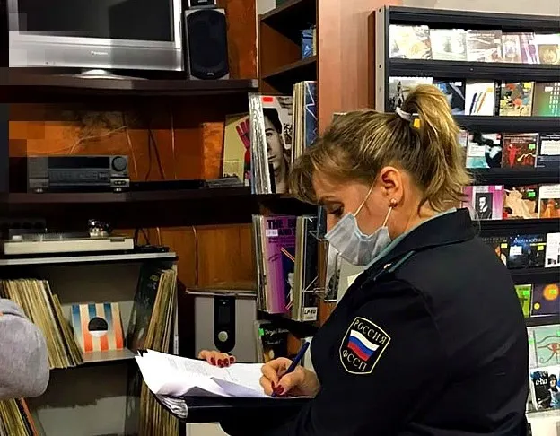В Ярославле приставы арестовали офисную технику у строителей детских садов