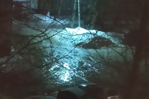 «Бабушки ползут на карачках»: ярославские улицы превратились в каток