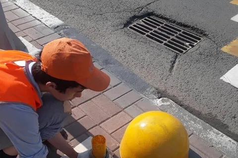 В Ярославле восстанавливают плитку на нижнем ярусе Волжской набережной  