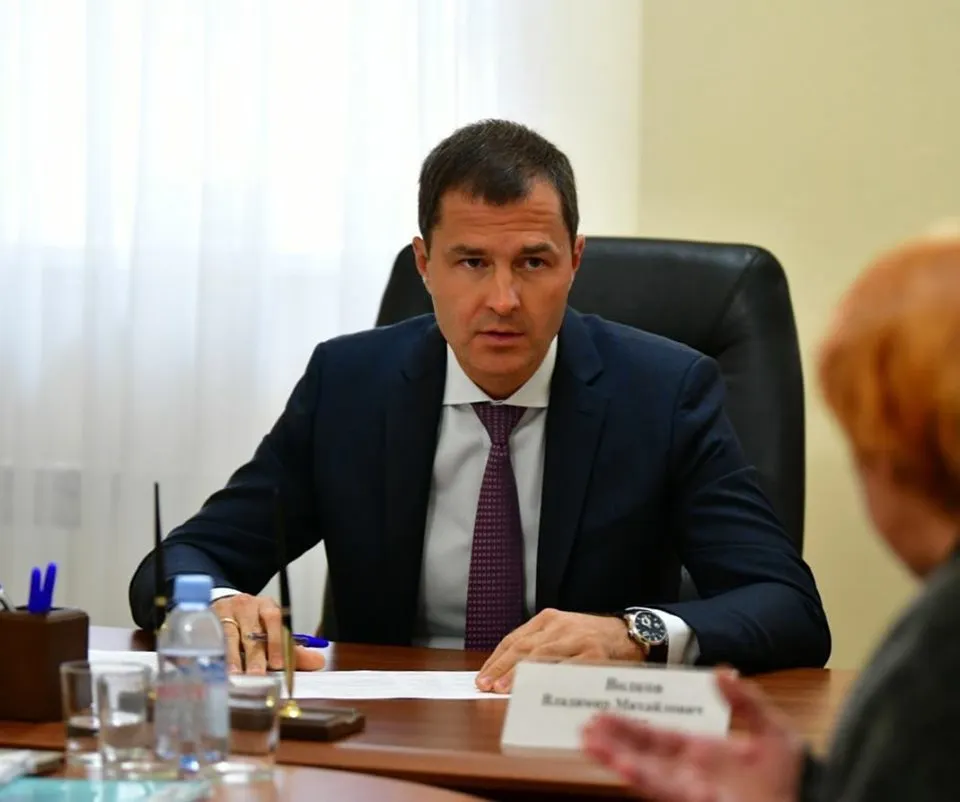 Мэр Ярославля принимает жалобы на холодные батареи