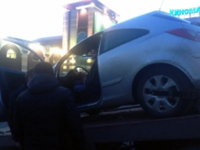 В Ярославле приставы арестовали автомобиль у участницы телешоу «Дом-2»