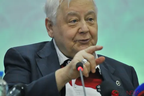 Олег Табаков в Ярославле дал пресс-конференцию. Фоторепортаж