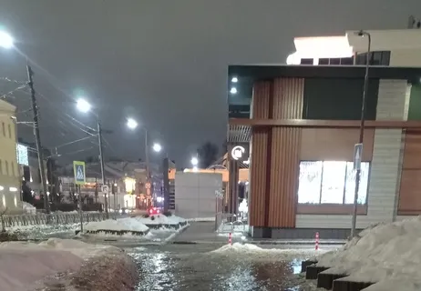 «Бабушки ползут на карачках»: ярославские улицы превратились в каток