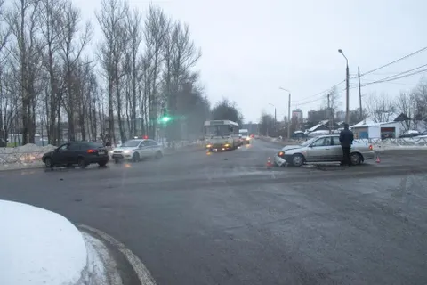В ДТП на Гоголя в Ярославле пострадала водитель