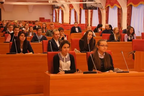 Ярославские школьники обсудили в Думе зарплаты учителей