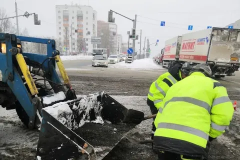 В Ярославле начался зимний ямочный ремонт