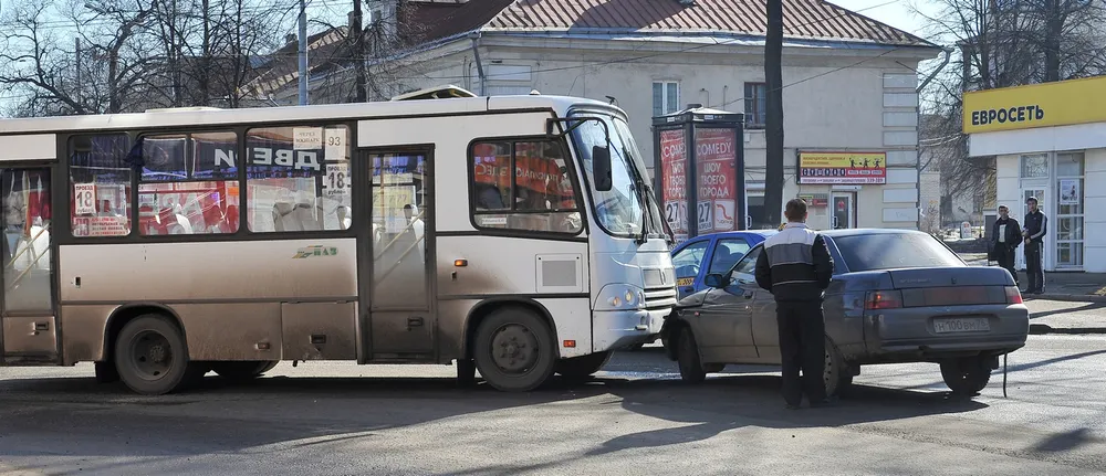 В Ярославле сегодня утром произошло дорожно-транспортное происшествие. С фото