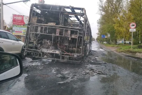 В Ярославле сгорел автобус питерского перевозчика