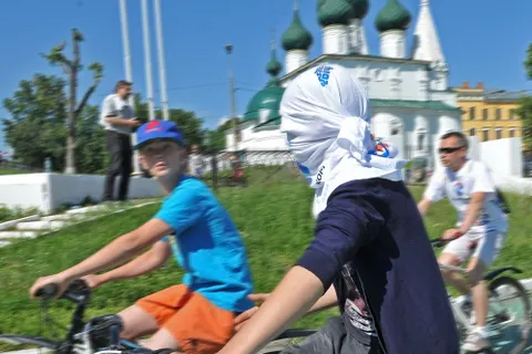 Ярославль не выбить из велосипедного седла. Фоторепортаж