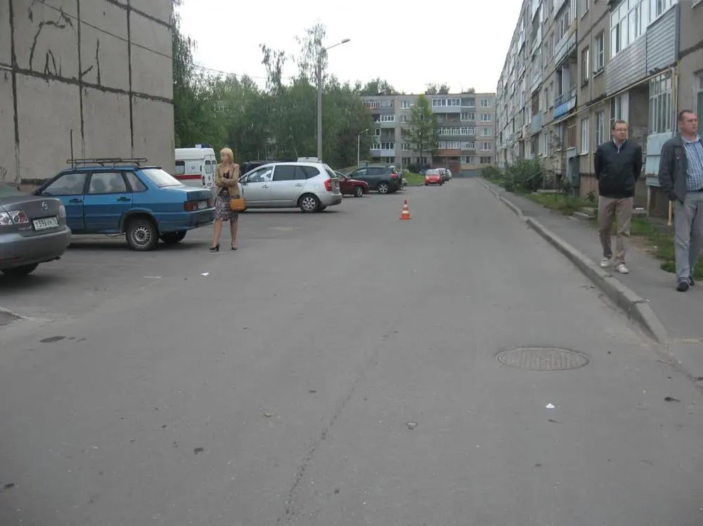 В Рыбинске «Тойота» сбила ребенка во дворе дома