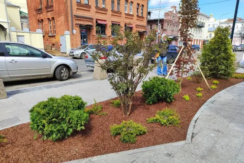 В пешеходном центре Ярославля появился фонарный джаз-бенд