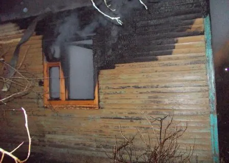 В Ярославской области при пожаре в деревянном доме погиб мужчина