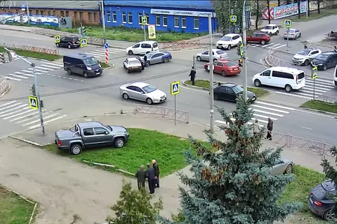 Почти лобовое столкновение в центре Ярославля