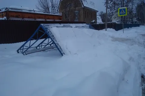 В Ярославле рухнула остановка общественного транспорта