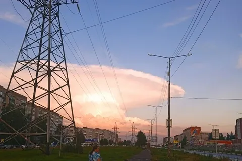 Над Ярославской областью зависли облака в виде летающих тарелок