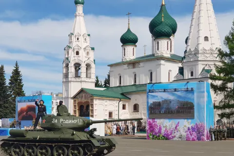 Парад Победы в Ярославле: фоторепортаж 