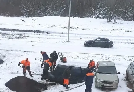 «Это новый ГОСТ»: в мэрии Ярославля прокомментировали укладку асфальта в мороз и снег
