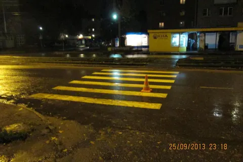На пешеходном переходе в Ярославле иномарка сбила двоих детей
