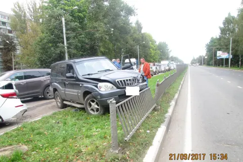 В Ярославле произошло ДТП с четырьмя машинами и четырьмя пострадавшими
