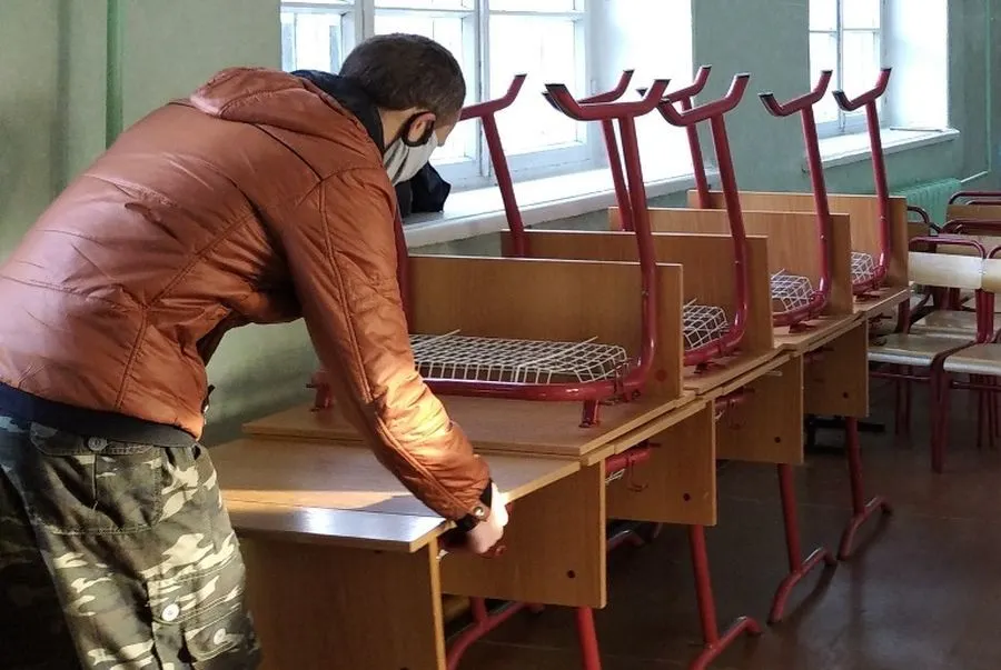 В Рыбинске из трех закрытых школ вывозят имущество
