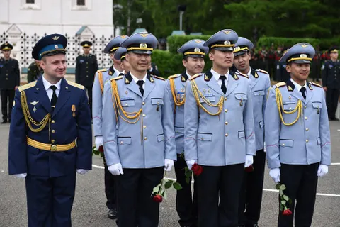 Более ста выпускников торжественно отметили окончание Ярославского училища ПВО