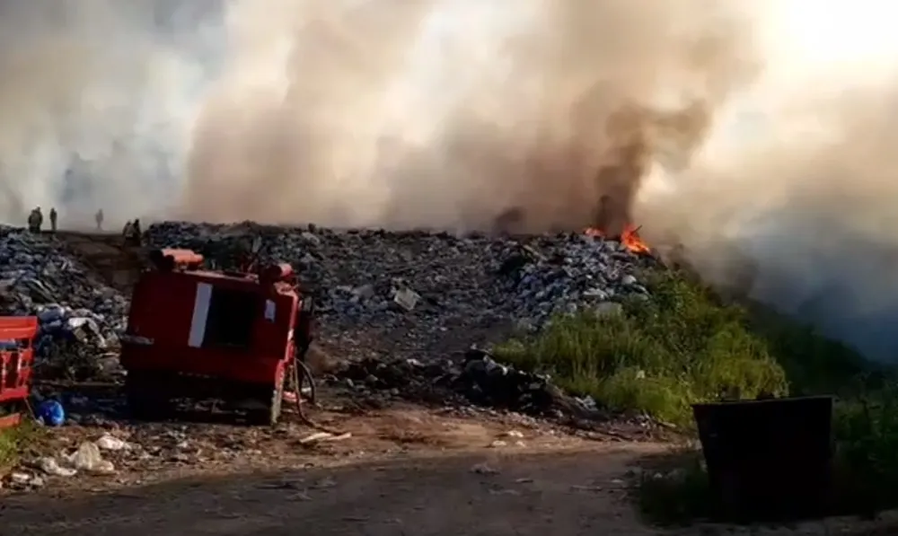 Пожар на мусорном полигоне под Ярославлем потушен