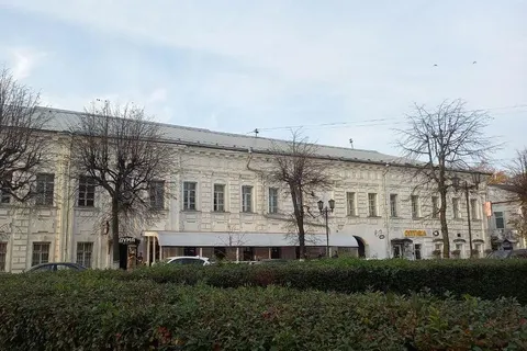В Ярославле вместо погибших лип сажают клены