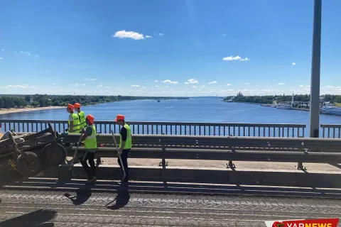 В Ярославле перекрыли вторую часть Октябрьского моста: фото