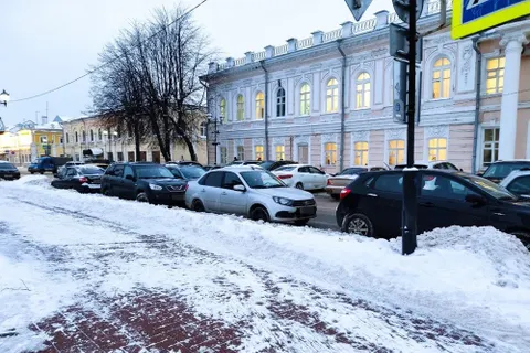 Ярославцы проигнорировали ограничение стоянки в центре города