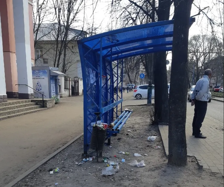 В Ярославле нет денег на ремонт и замену остановочных комплексов