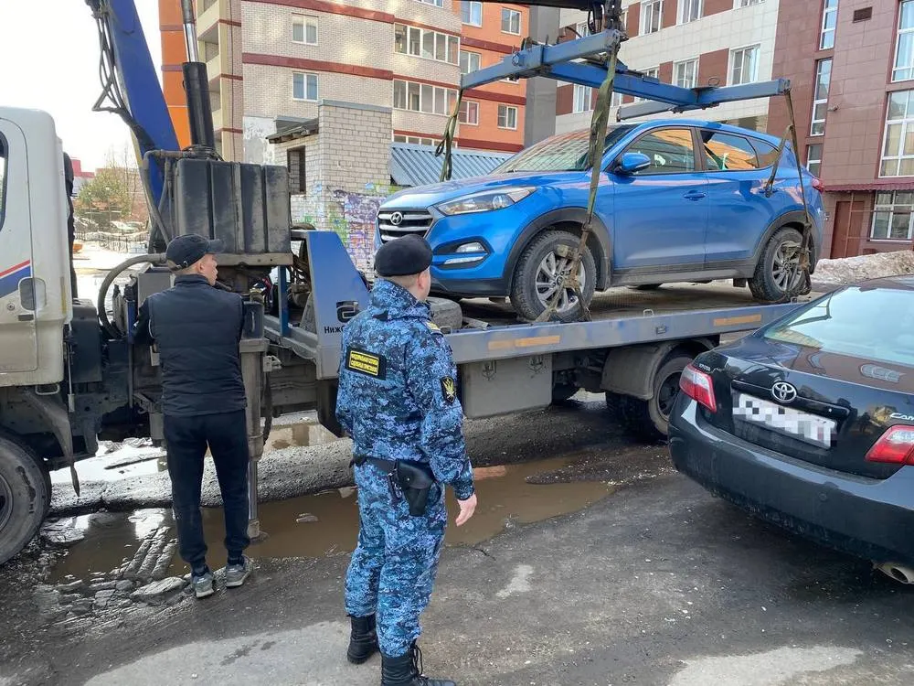 У ярославца арестовали иномарку из-за 74 штрафов за нарушение ПДД