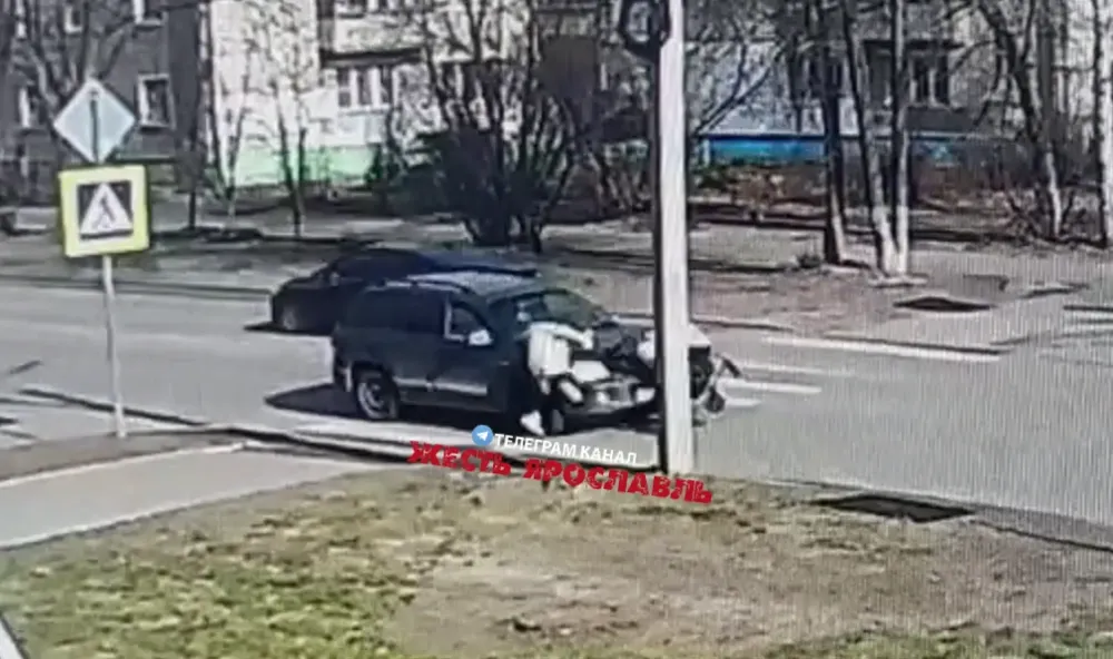 В Ярославле стало известно состояние сбитого машиной младенца в коляске