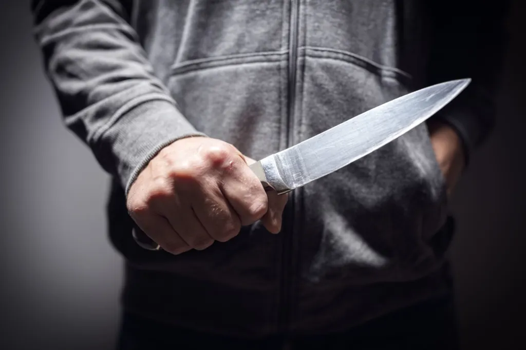 В Рыбинске мужчина с ножом пытался напасть на кондуктора