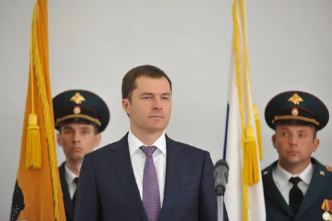 Дмитрий Миронов вручил Владимиру Волкову удостоверение главы Переславля-Залесского