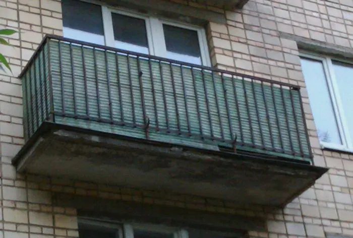 В Ярославле пьяный мужчина погиб, сорвавшись с балкона
