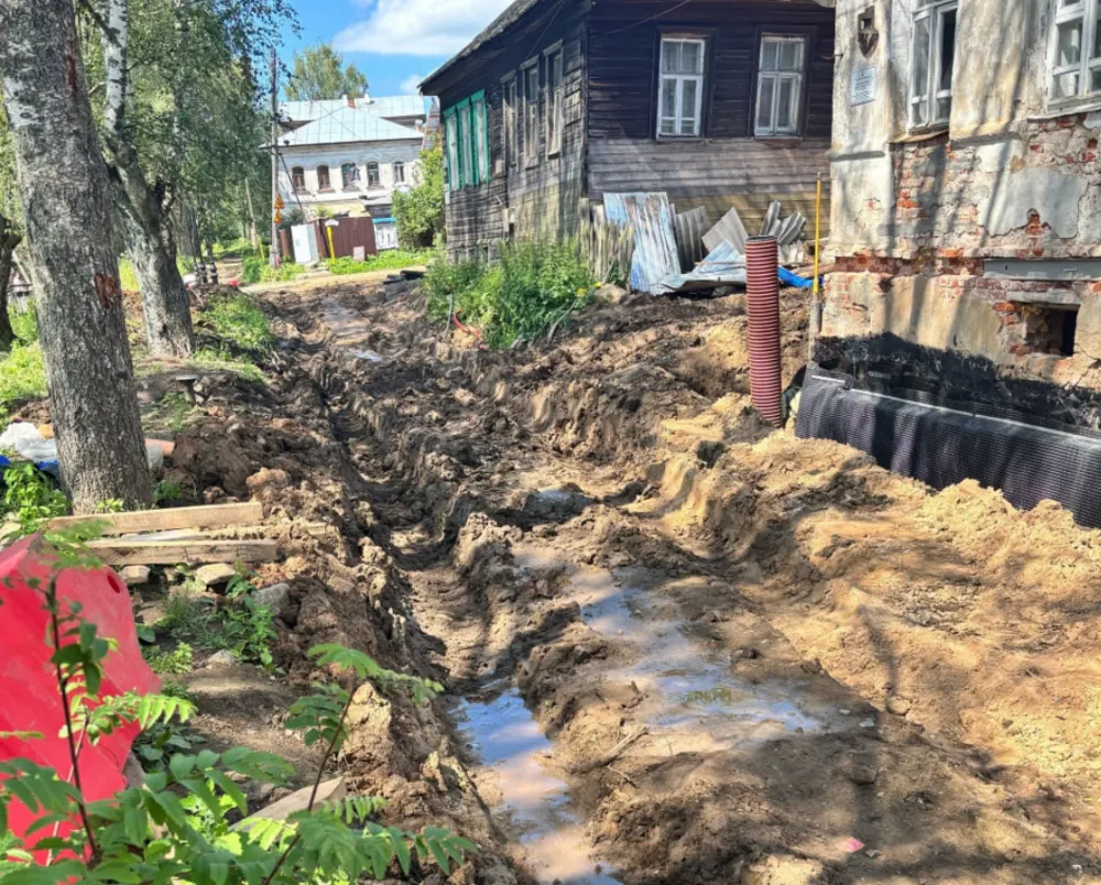 Жители Тутаева лишились дороги из-за строительства канализации