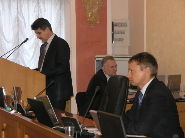 Мэрия Ярославля разводит руками и ссылается на объективные трудности