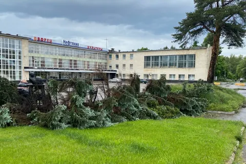 В Ярославле ночью устраняли последствия вчерашней грозы