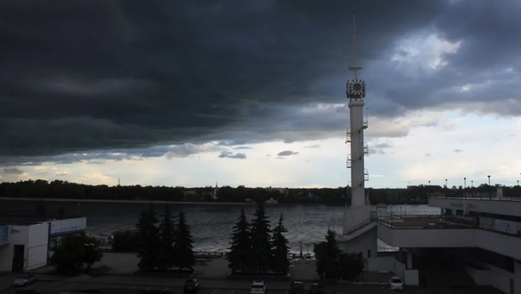 Ярославцев предупредили о надвигающейся грозе