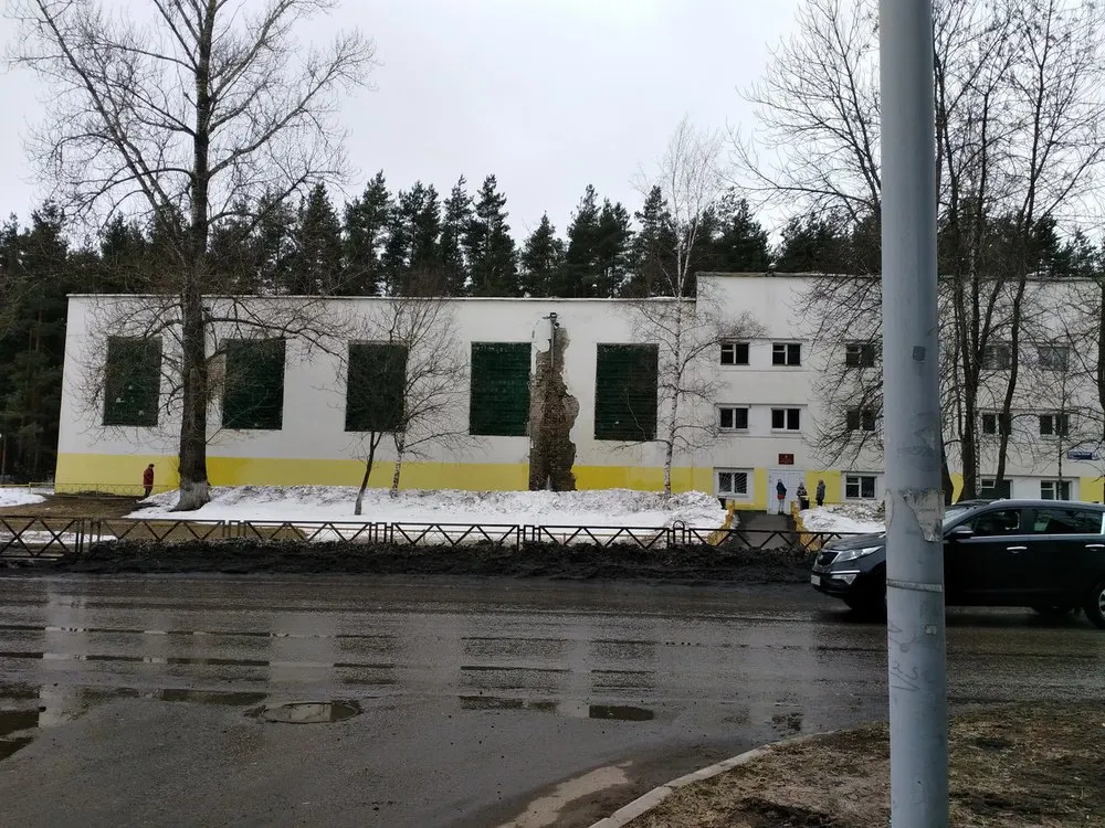 В Ярославле давно рушится спорткомплекс, куда приходят заниматься дети